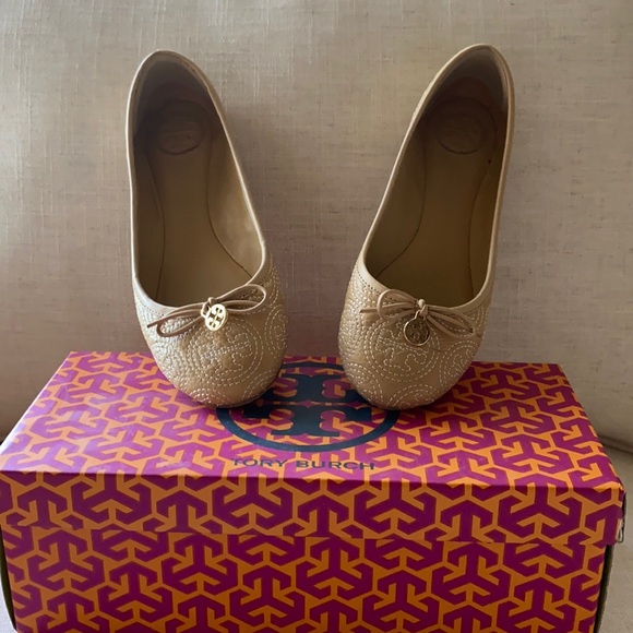 Tory Burch Shoes - Tory Burch Chelsea Stitched ballet flat, size 7.